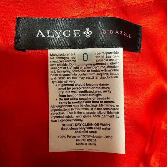 Elegant Red Strapless Evening Gown B'DAZZLE BY ALYCE size 0 - Picture 3 of 12